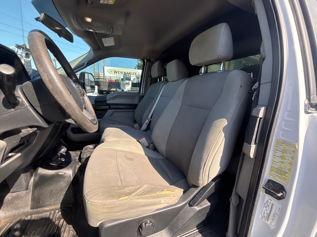 Photo 24 of this FORD F550