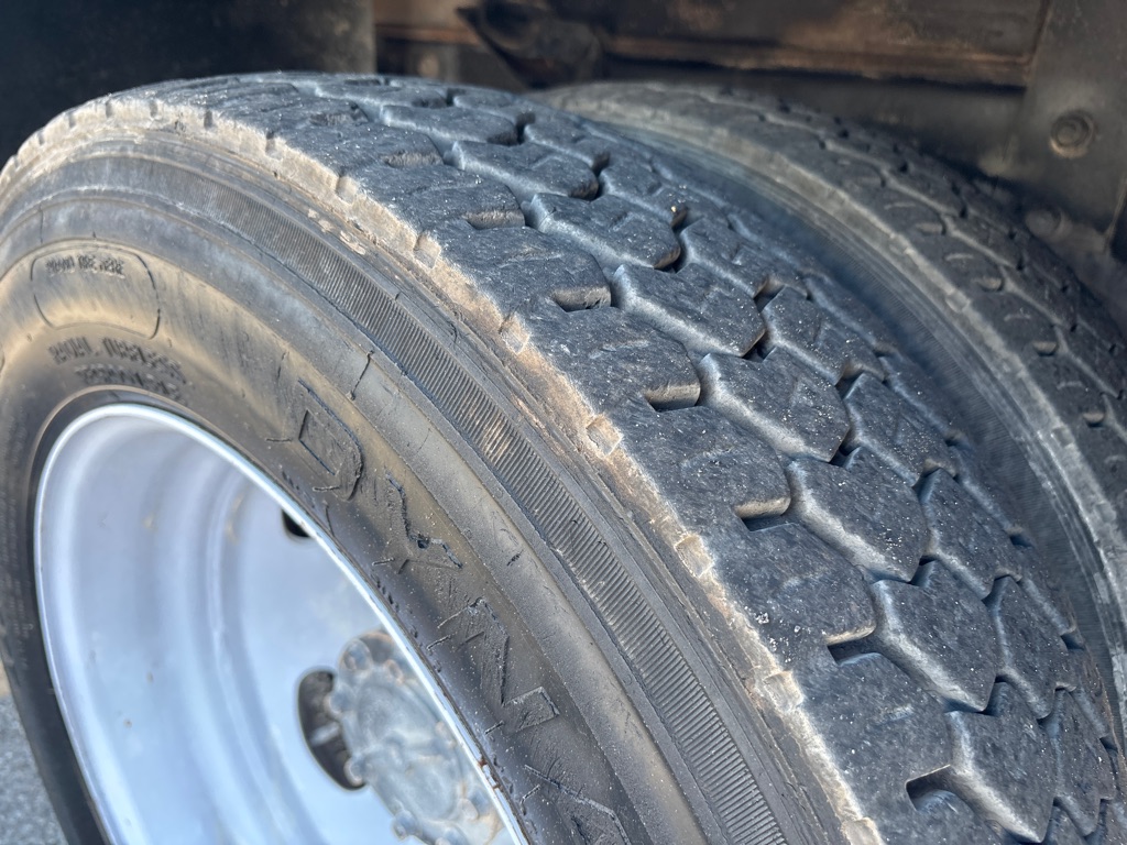 Photo 36 of this FORD F550