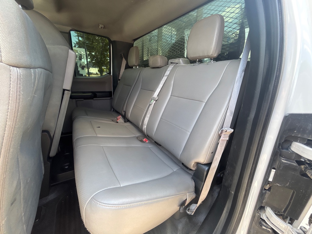 Photo 9 of this FORD F550
