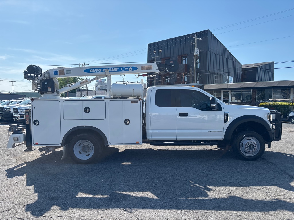 Photo 15 of this FORD F550