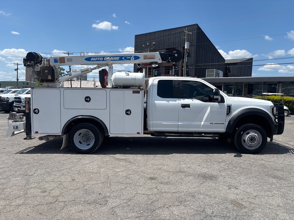 Photo 7 of this FORD F550