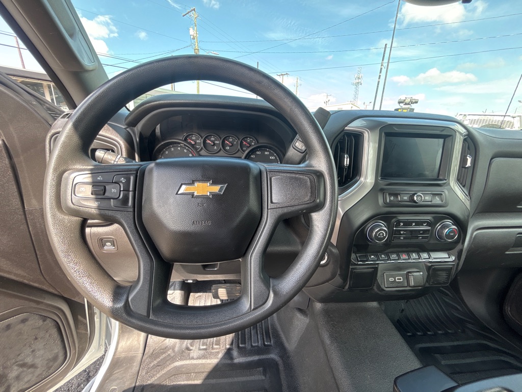 Photo 11 of this CHEVROLET C1500
