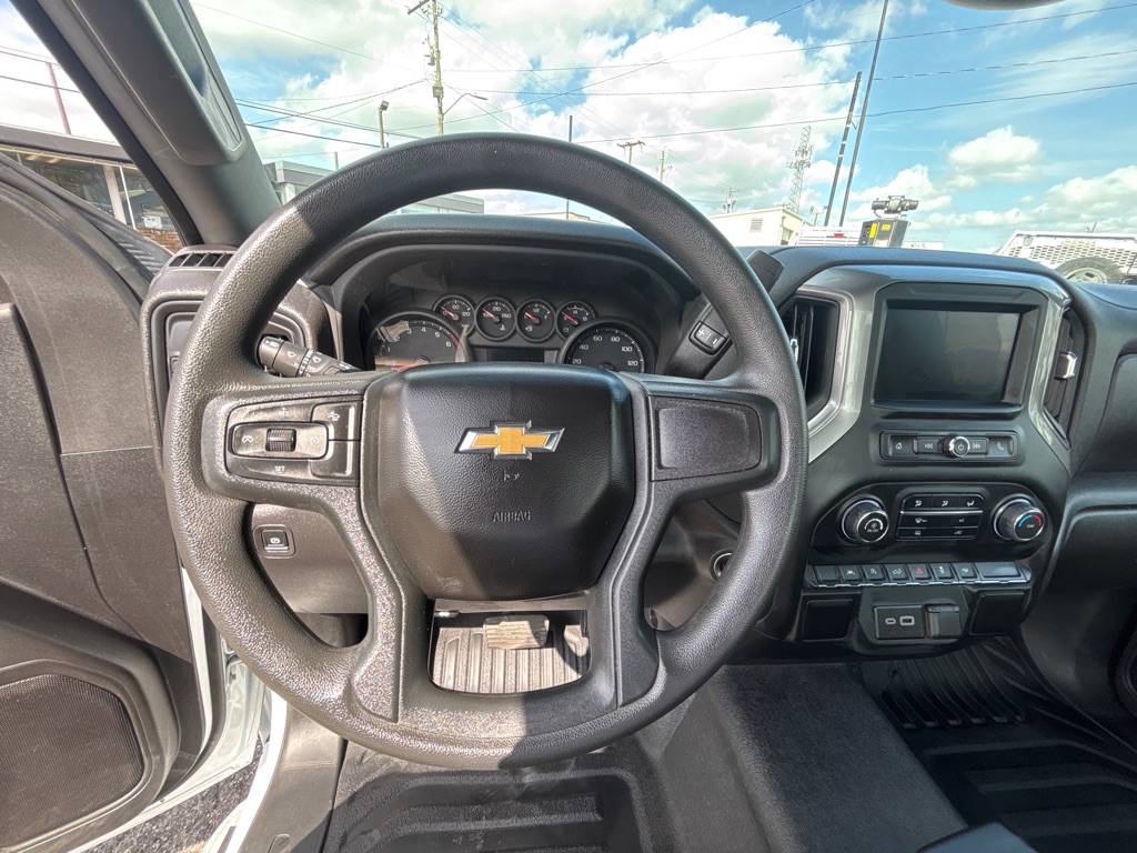 Photo 11 of this CHEVROLET C1500