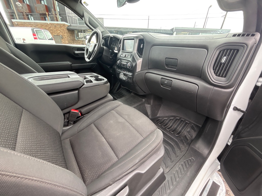 Photo 17 of this CHEVROLET C1500