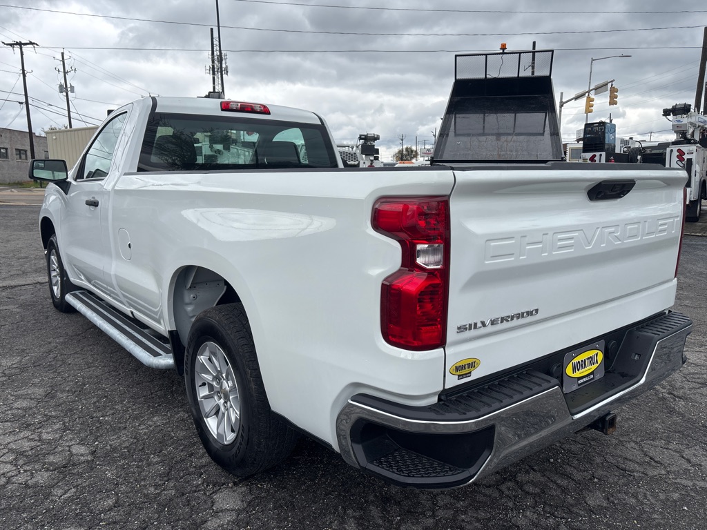 Photo 3 of this CHEVROLET C1500