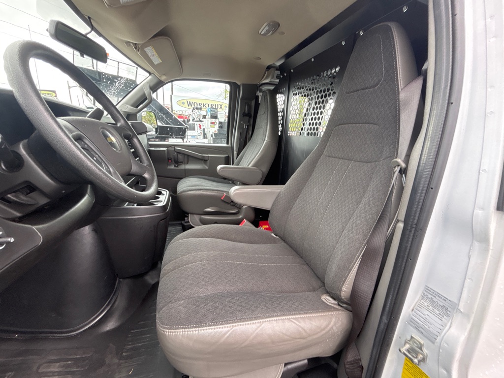 Photo 15 of this CHEVROLET G2500