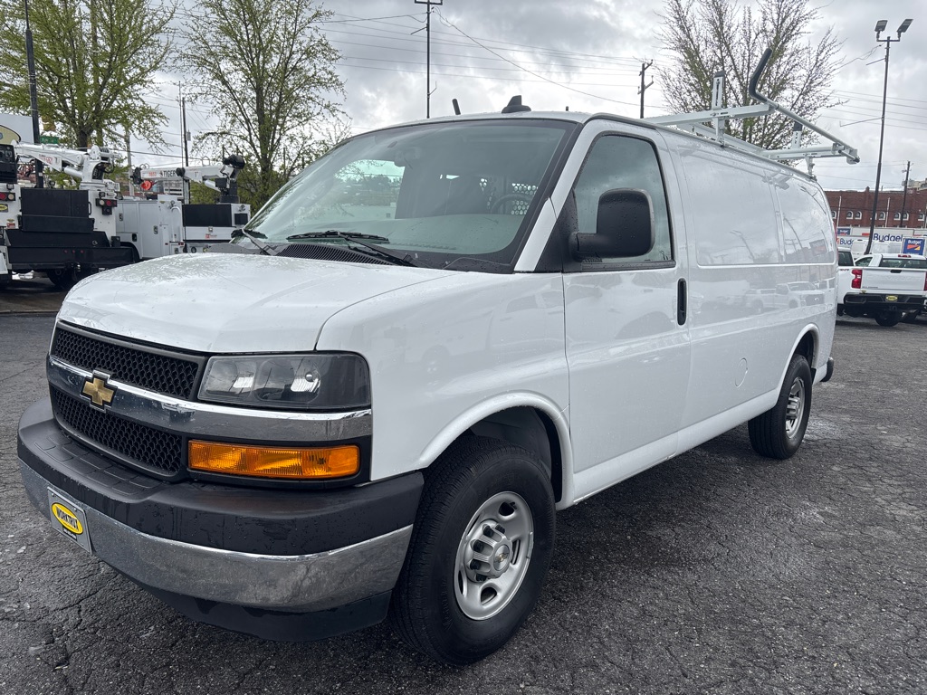 2023 CHEVROLET G2500
