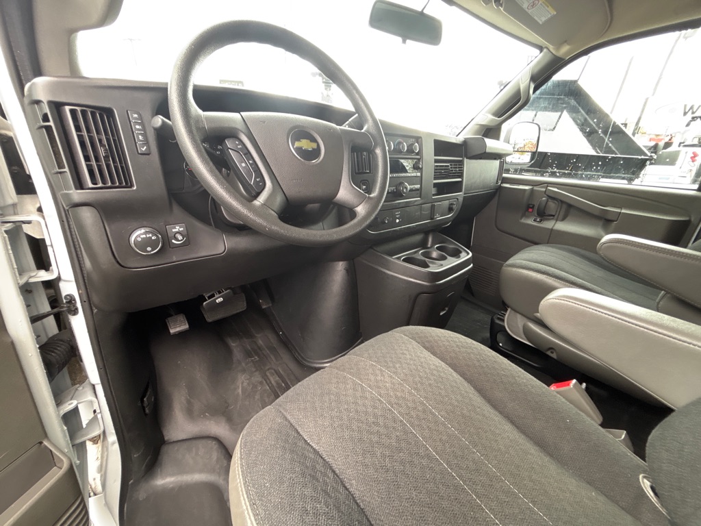 Photo 9 of this CHEVROLET G2500