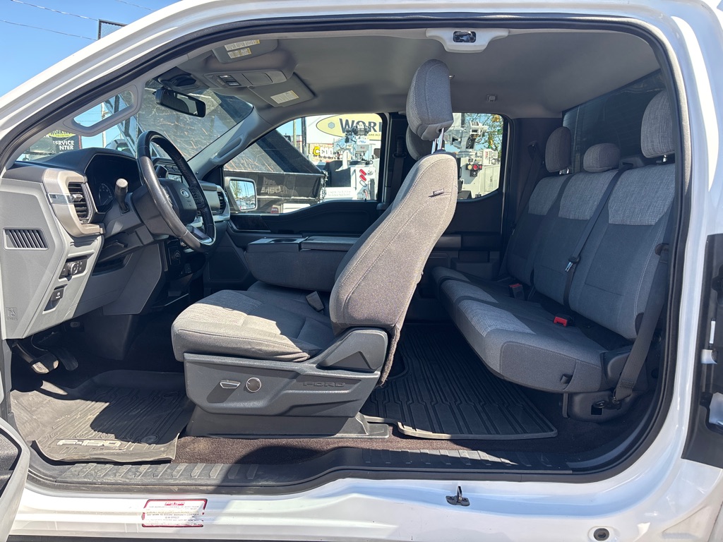 Photo 18 of this FORD F150