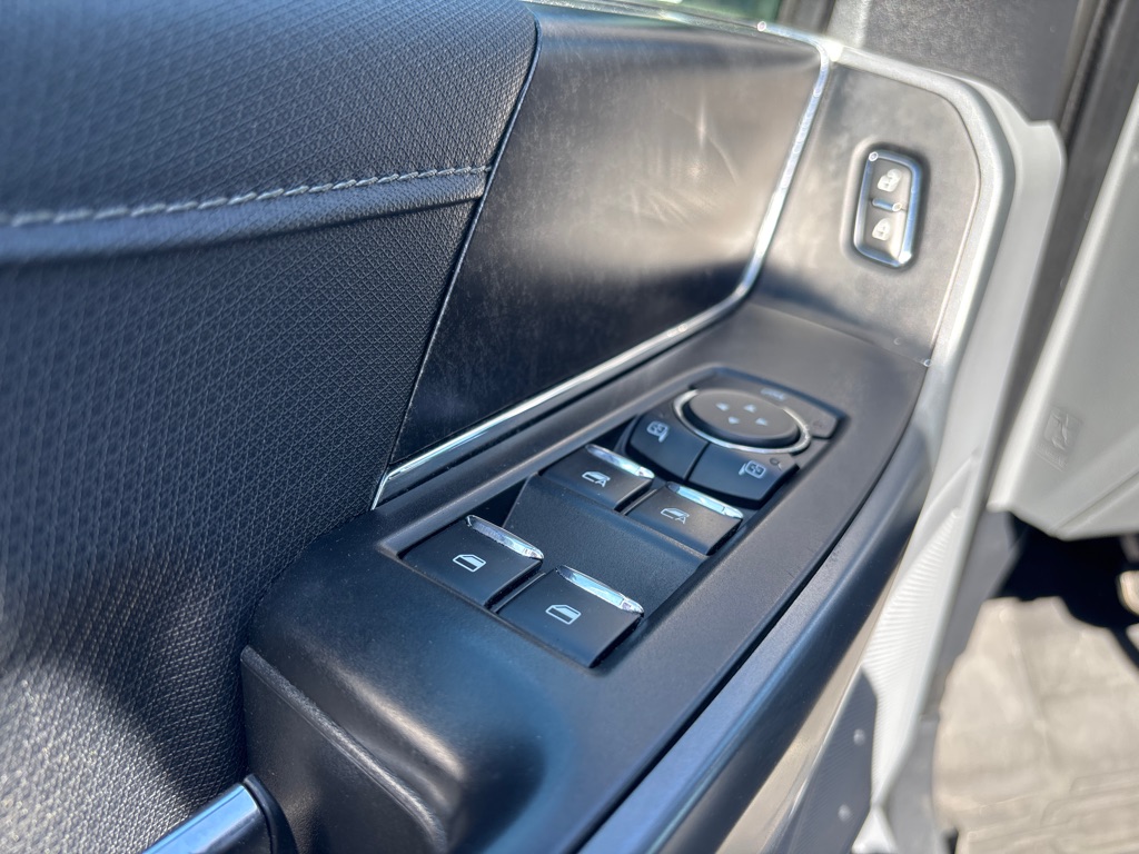Photo 10 of this FORD F150
