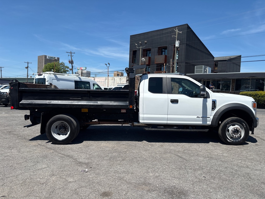 Photo 6 of this FORD F550