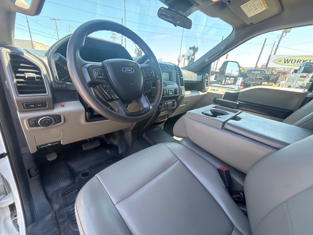 Photo 9 of this FORD F550