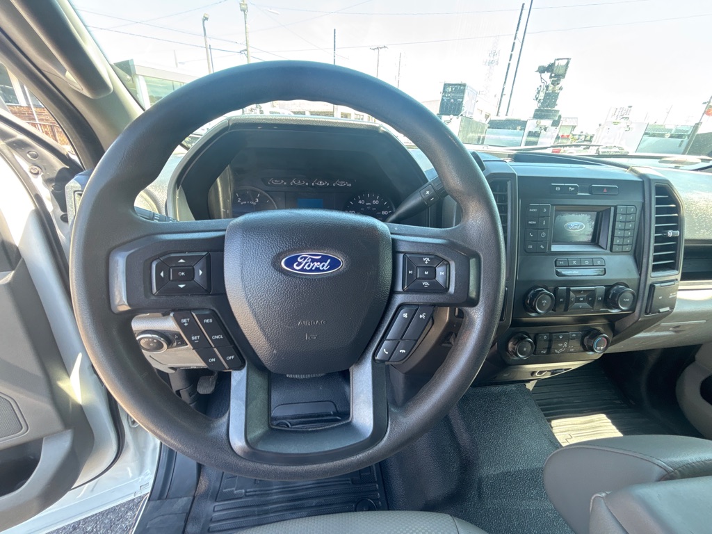 Photo 11 of this FORD F550