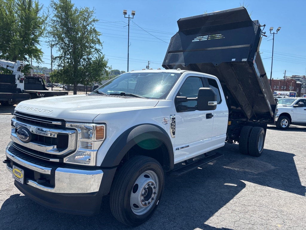 Photo 24 of this FORD F550