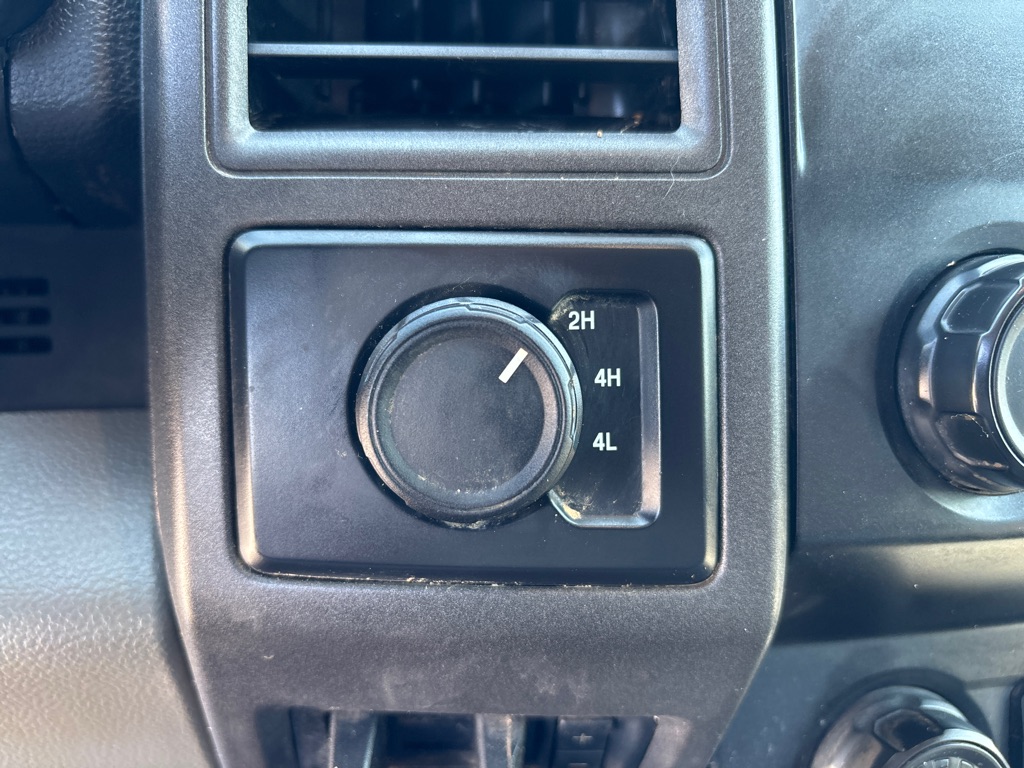Photo 15 of this FORD F550
