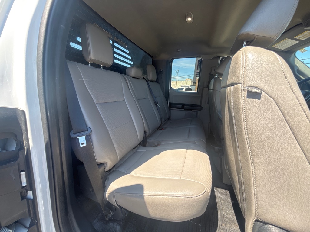 Photo 22 of this FORD F550