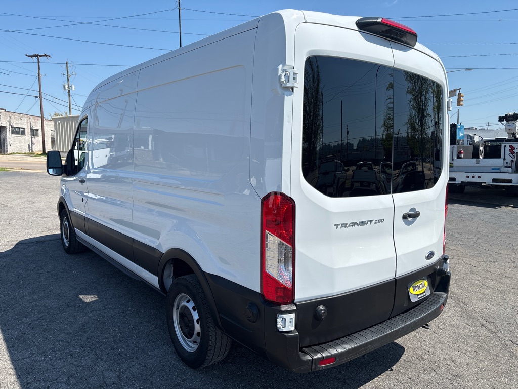 Photo 3 of this FORD TRANSIT