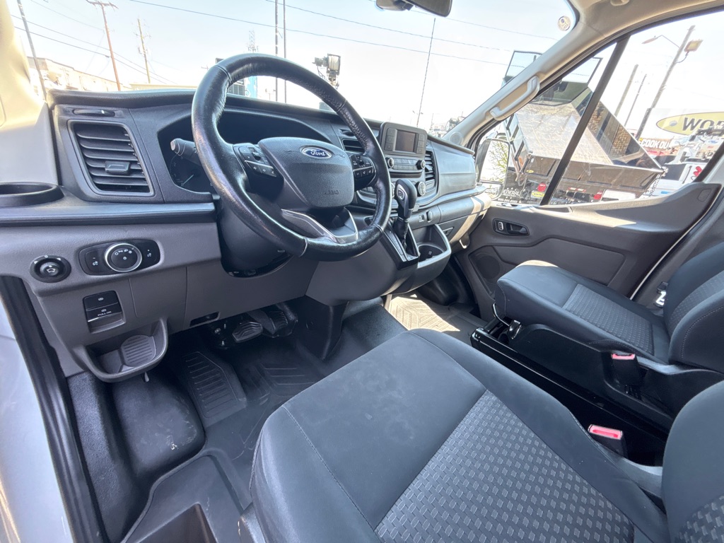 Photo 9 of this FORD TRANSIT