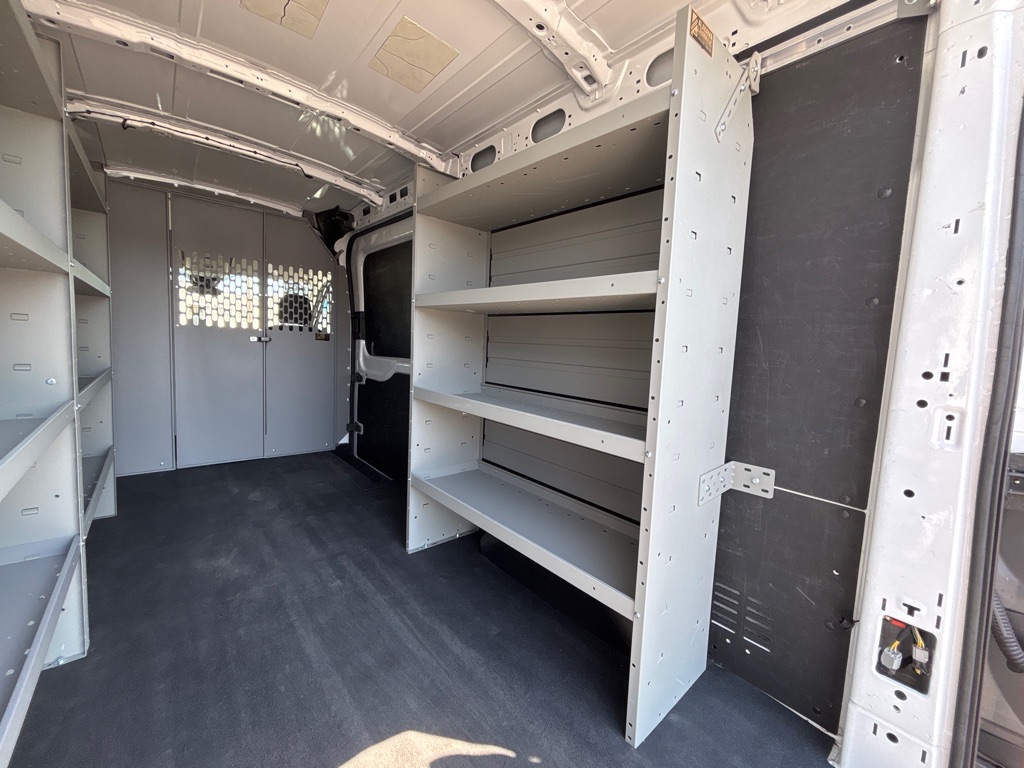 Photo 22 of this FORD TRANSIT
