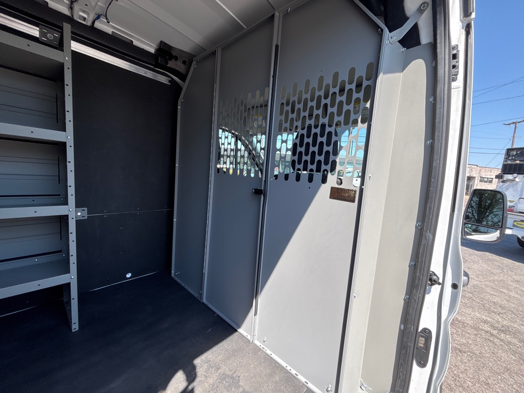 Photo 24 of this FORD TRANSIT