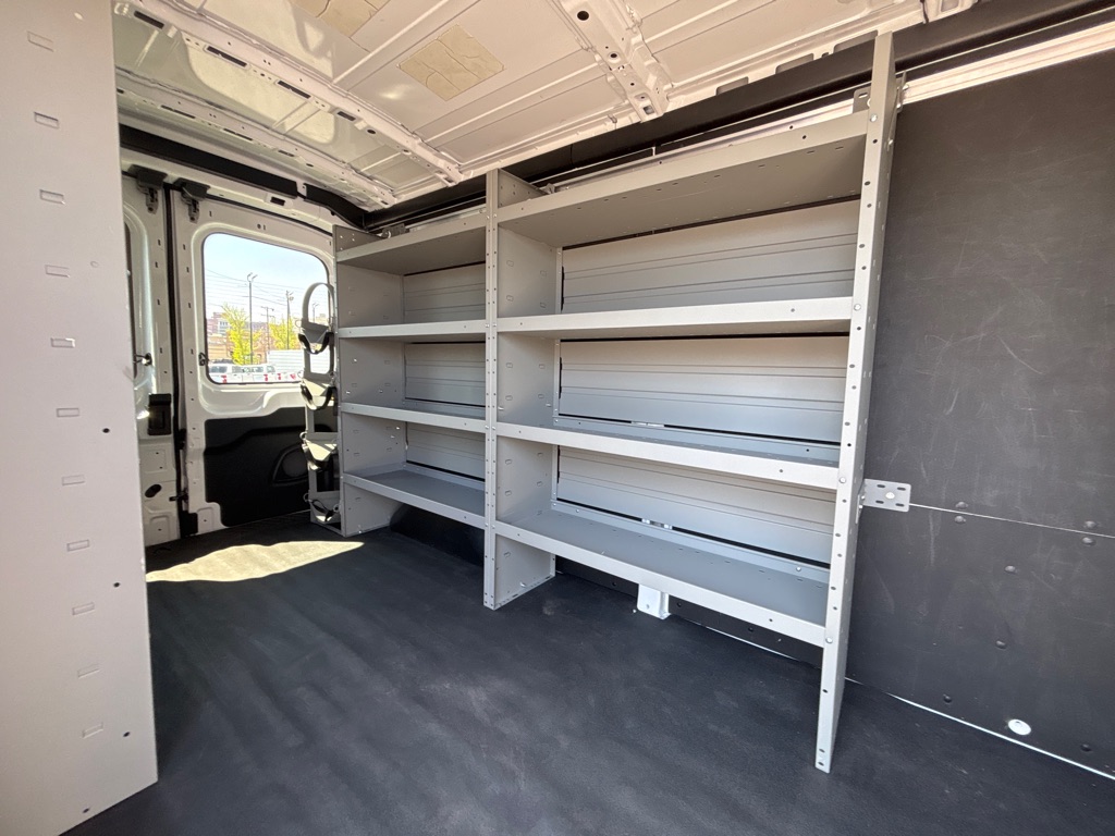 Photo 23 of this FORD TRANSIT