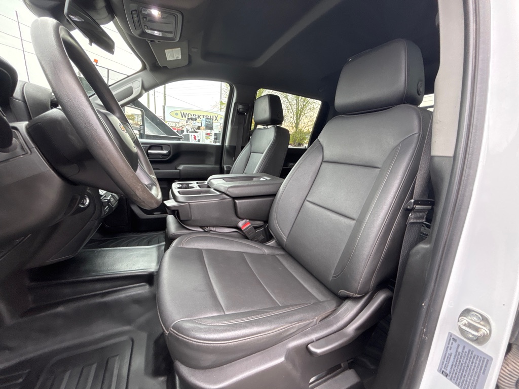 Photo 18 of this CHEVROLET SILVERADO 3500