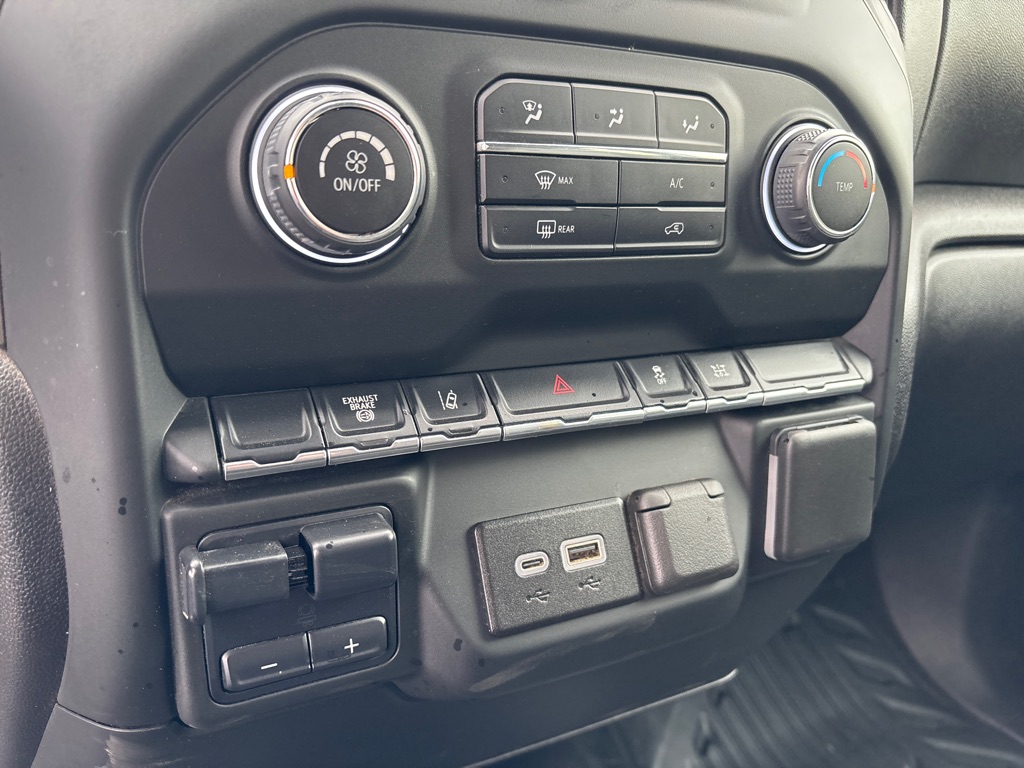 Photo 16 of this CHEVROLET SILVERADO 3500