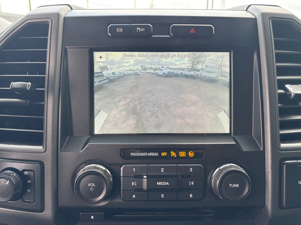 Photo 16 of this FORD F550