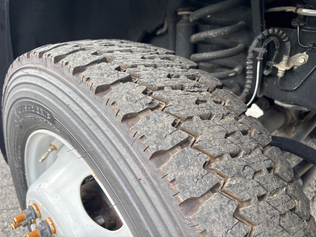Photo 38 of this FORD F550