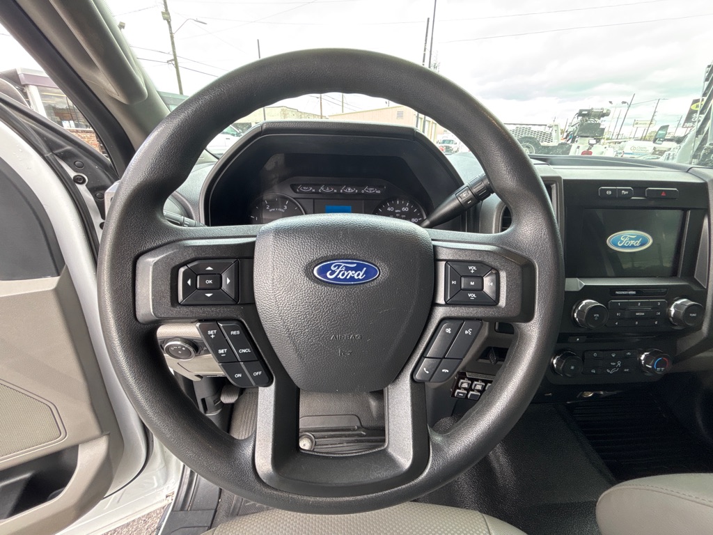 Photo 10 of this FORD F550