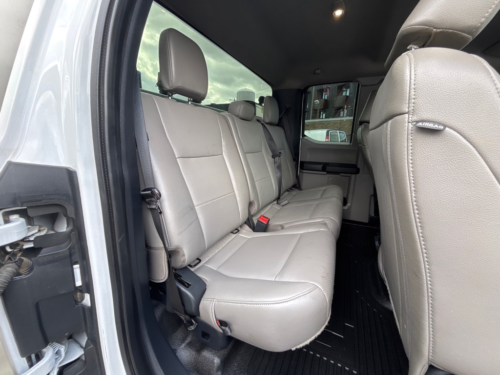 Photo 22 of this FORD F550