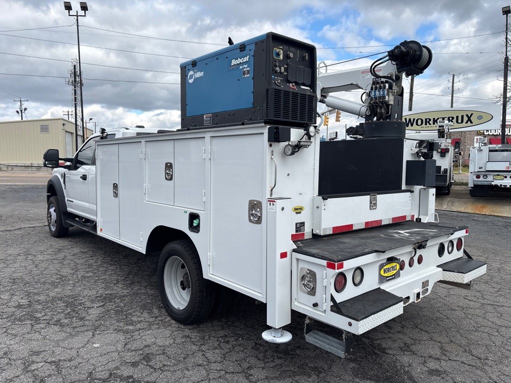 Photo 3 of this FORD F550