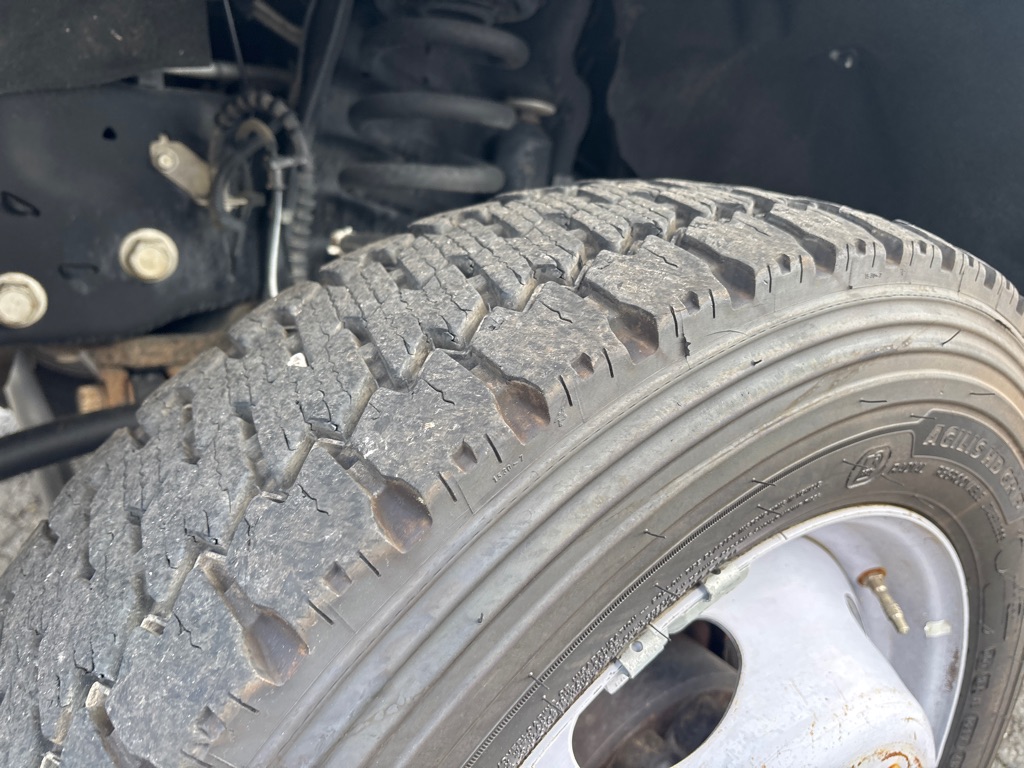 Photo 37 of this FORD F550
