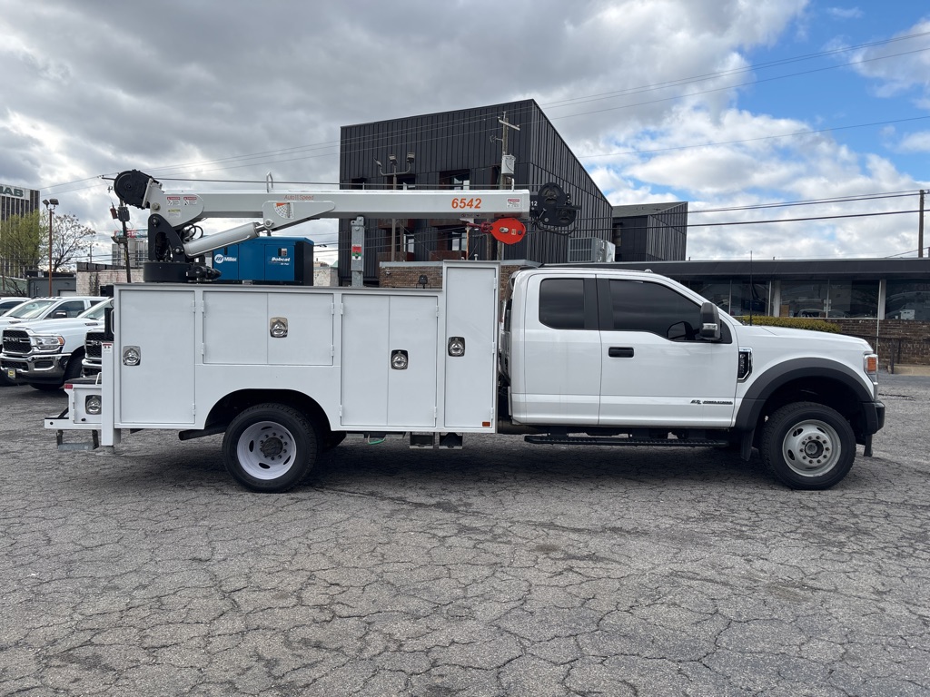 Photo 6 of this FORD F550