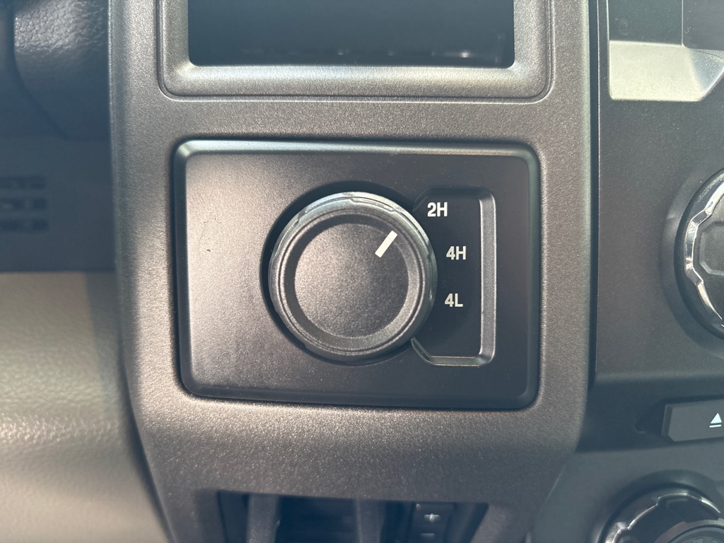 Photo 14 of this FORD F550