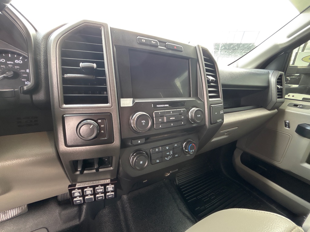 Photo 13 of this FORD F550