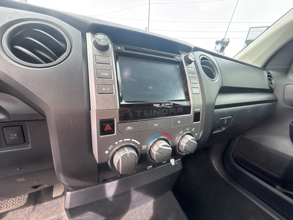 Photo 13 of this TOYOTA TUNDRA