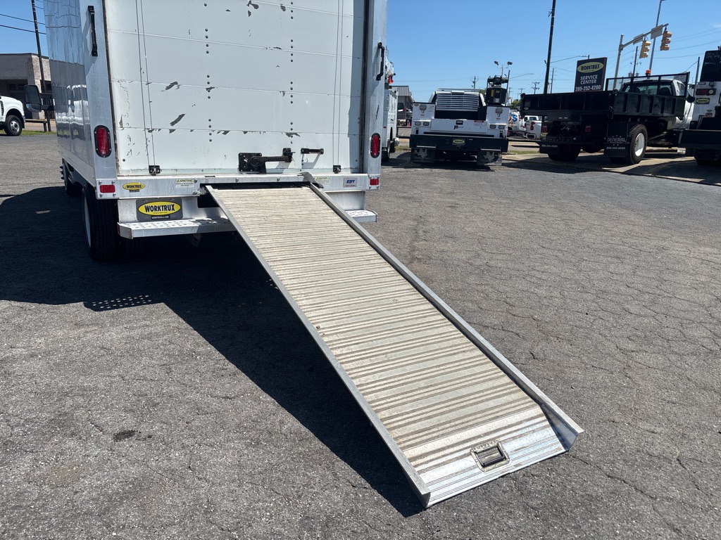 Photo 19 of this FORD T350