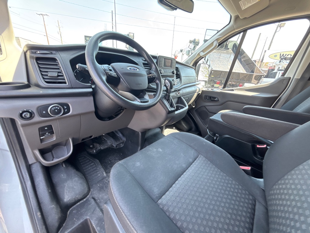 Photo 8 of this FORD TRANSIT