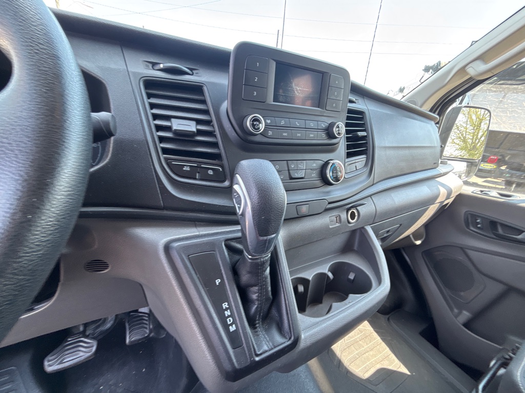 Photo 13 of this FORD TRANSIT