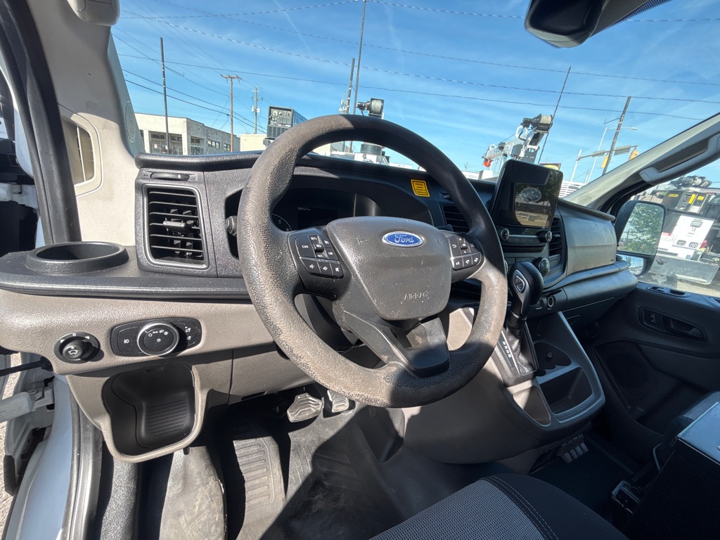Photo 9 of this FORD TRANSIT