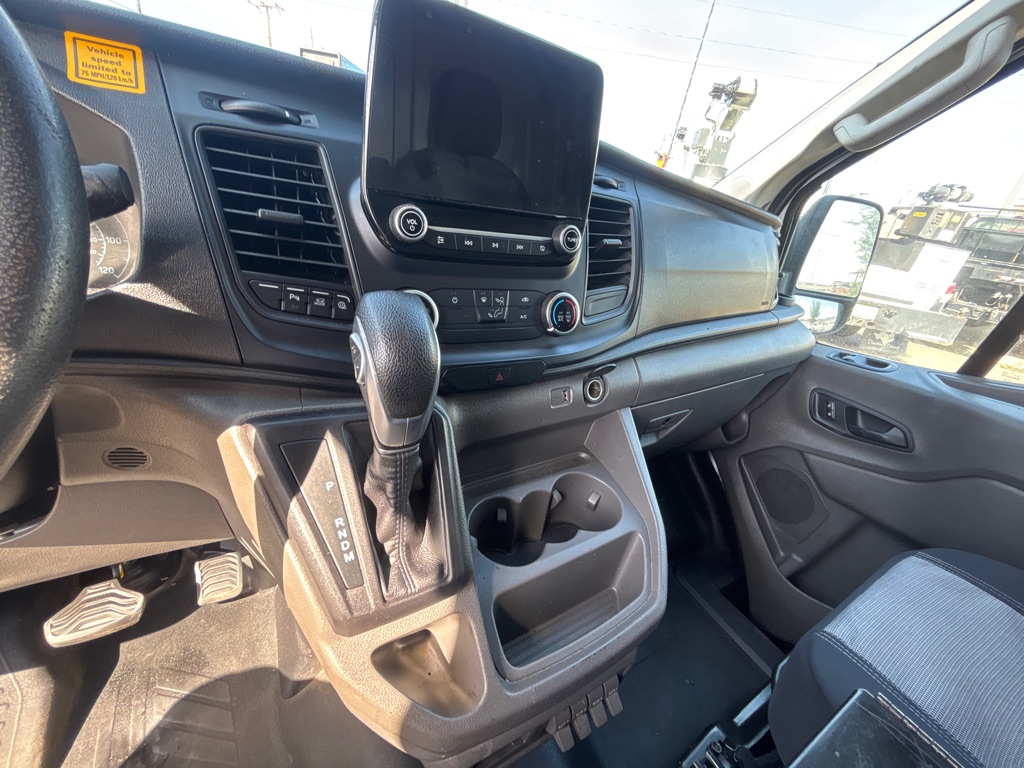 Photo 14 of this FORD TRANSIT