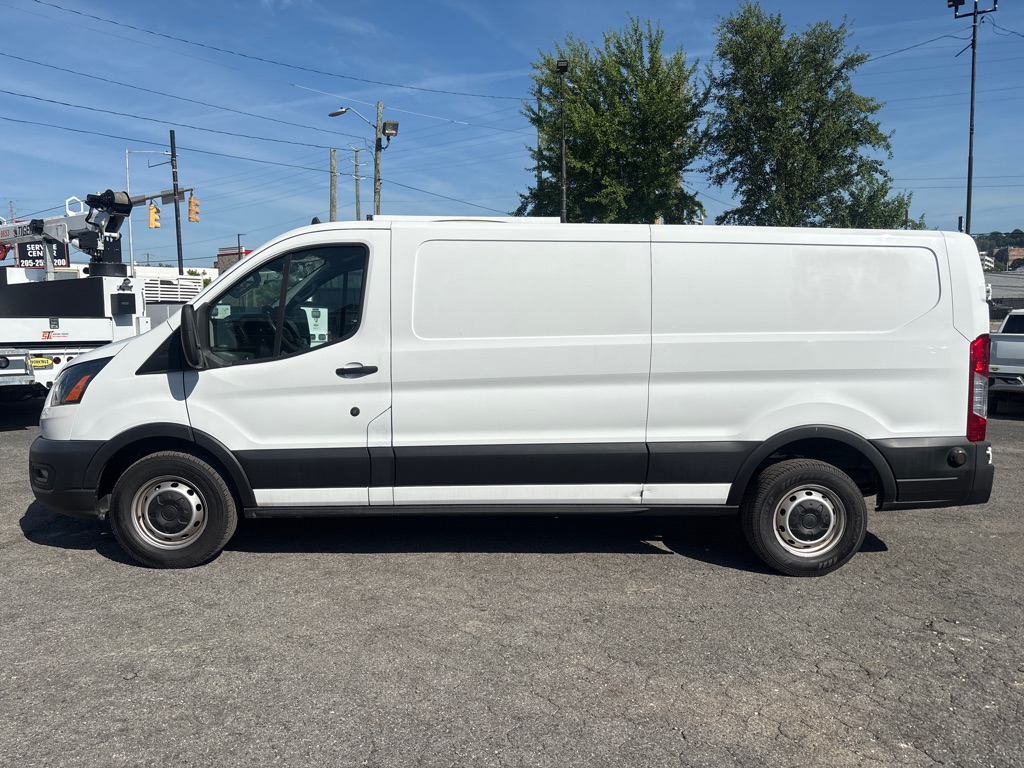 Photo 2 of this FORD TRANSIT