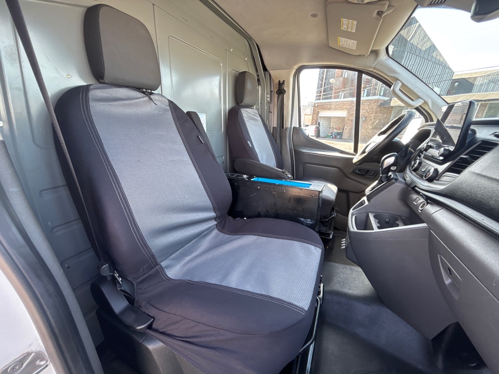 Photo 18 of this FORD TRANSIT