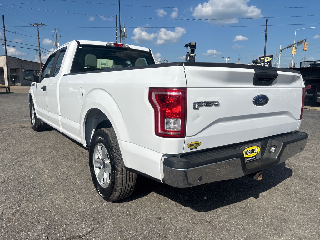 Photo 3 of this FORD F150