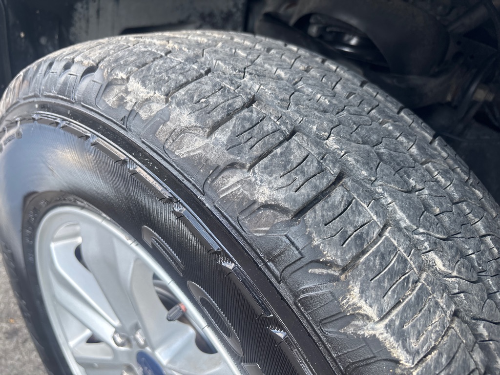 Photo 23 of this FORD F150