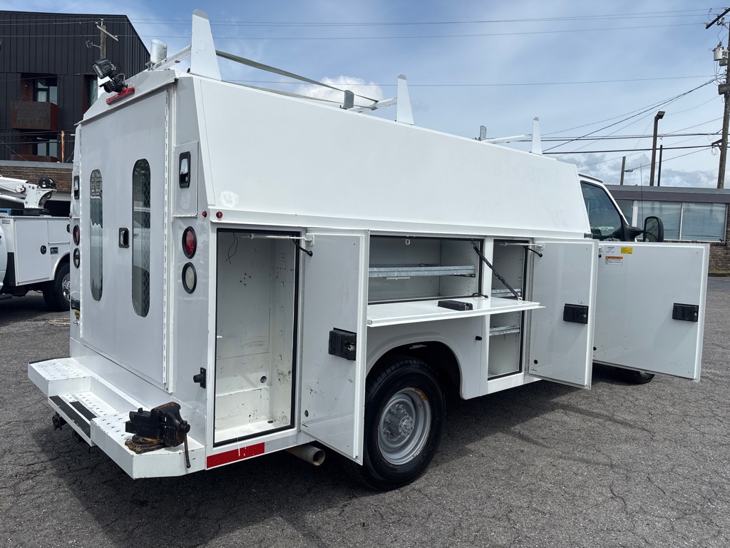 Photo 17 of this FORD ECONOLINE