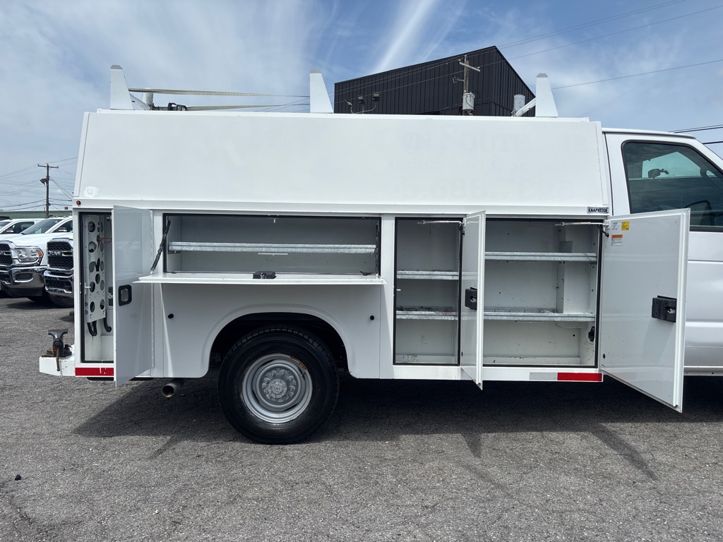 Photo 16 of this FORD ECONOLINE