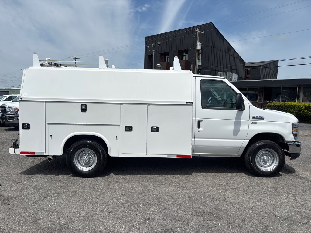 Photo 6 of this FORD ECONOLINE