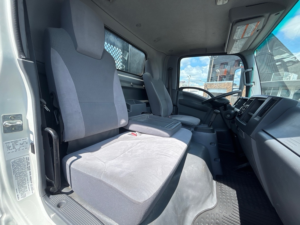 Photo 15 of this ISUZU NPR HD
